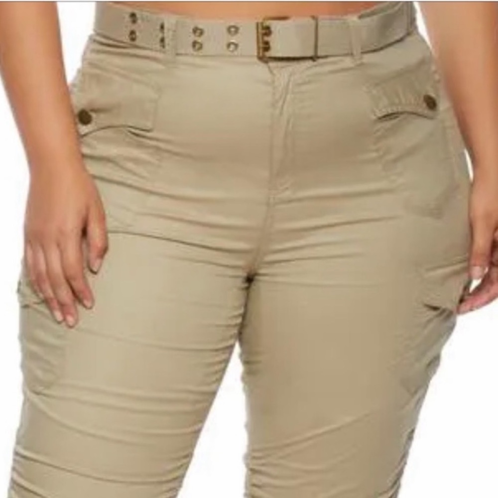 TAXI—KAKI (tan) cargo adjustable Capri—NWOT